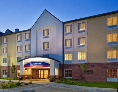 Candlewood Suites Omaha Airport