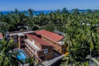 Traveller Lodge Ngapali by River Top Hotels in 