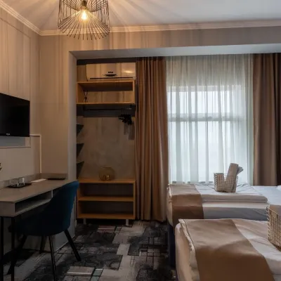 Hotel Paso Hotels near Sigma Business Center