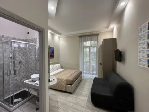 Residenza Suarez Hotels near Ospedale Santobono