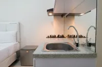 Delightful Luxurious Studio Apartment Connected to Pakuwon Mall at Supermall Mansion - Pysäköinti