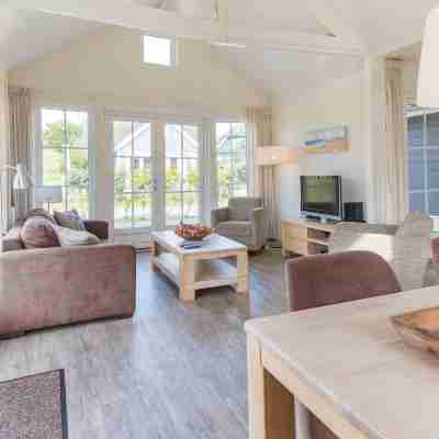 Luxurious, 2 Bathroom Holiday Home, 1,5 km from the Beach Rooms