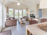 Luxurious, 2 Bathroom Holiday Home, 1,5 km from the Beach Hotels in Ameland