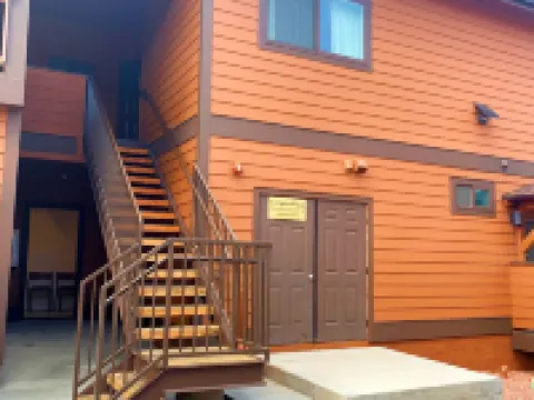 キャニオン プラザ プレミア スタジオズ アンド アパートメンツ タサヤンのホテル