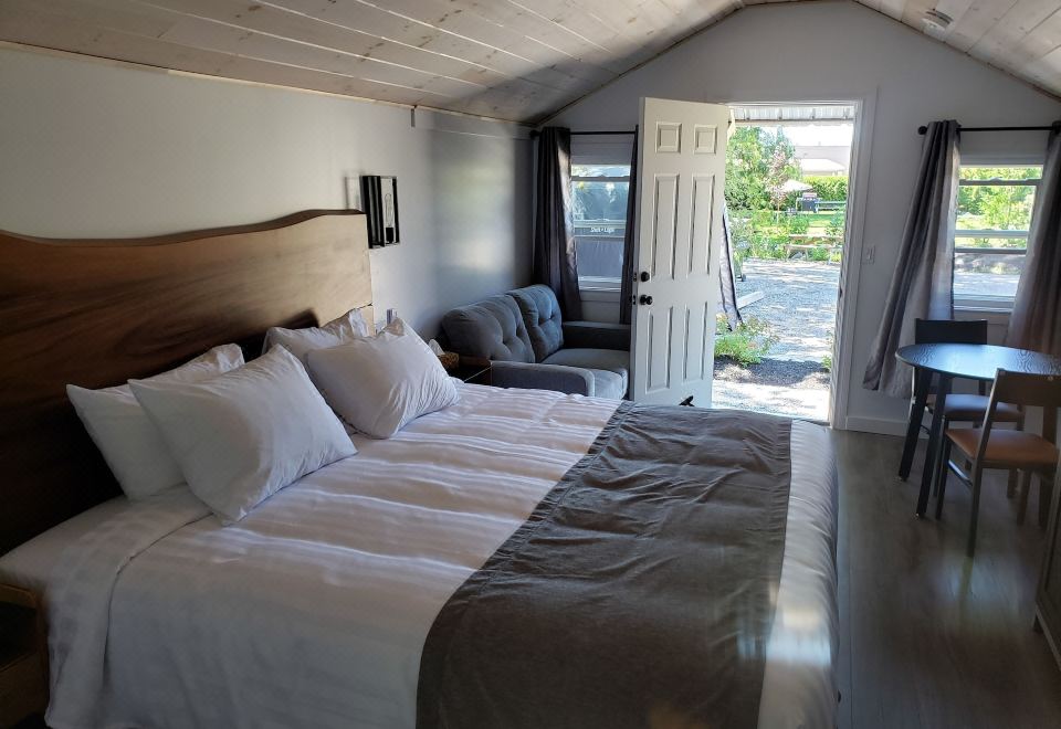 Adventure the Bruce Inn 외부 전경