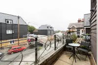 1-Bedroom Apartment with Balcony, Hoddesdon