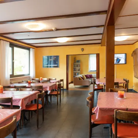 Lake Lodge Hostel