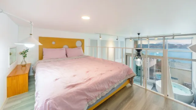 Yeosu Nangman Pension - مبيت وإفطار
