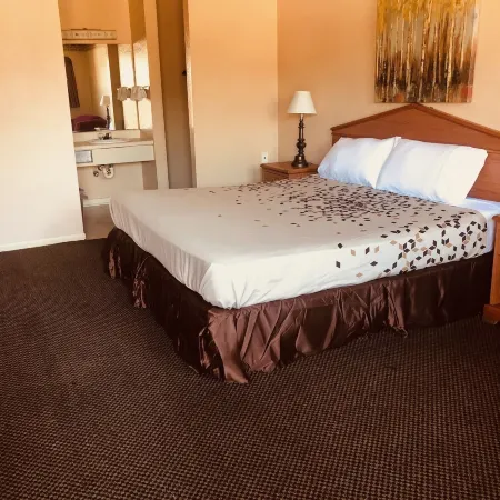 Hallmark Inn and Suites