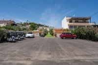 Modular Bungalows 具帶熱水池的阿特米斯希臘 - 停車場