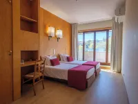 Vilar Oporto Hotel Hotels near Porto Editora