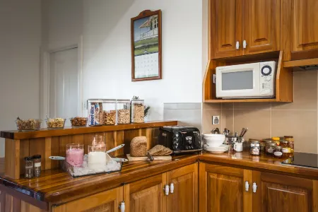 Noah's Stanley Luxury Bed and Breakfast