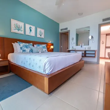 Outstanding 1 Bedroom Apartment Pool View B
