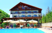Pensiunea Mai - Homestays