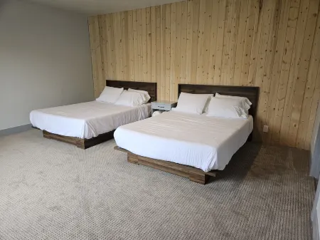 The Black Forest Lodge Отели в г. Лейк Алманор Кантри Клаб