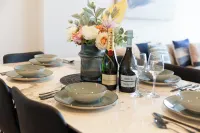 Mega Style Apartments Melbourne Square Hotel di South Melbourne