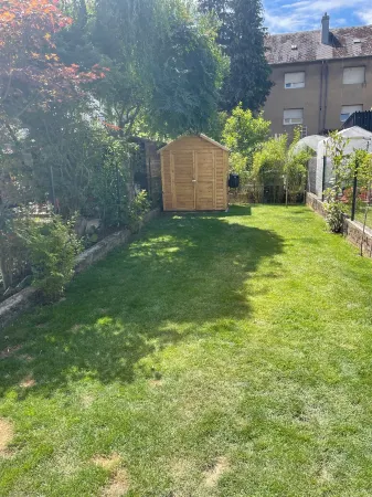 Modern Townhouse with Private Garden