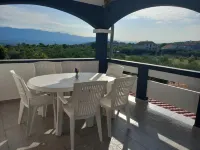 Apartment with a Pool, Mountainview, Near the Sea!