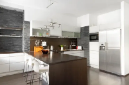 Spacious Apt on Tranquil Courtyard โรงแรมใน