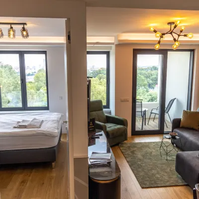 Apartments Royal - Sakura Park Отели рядом с достопримечательностью «Парк Кошутняк»