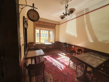 Le Salon des Inconnus Отели в г. Шеневиль