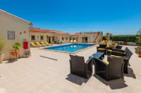 Casa Dos Ninos - Pools