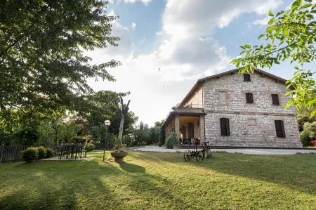 Agriturismo Il Giardino Dei Ciliegi Отели рядом с достопримечательностью «Via San Francesco»