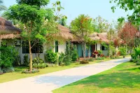 Papa's Home and Rabbit Café Hotels in Doi Lo