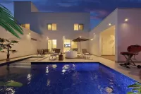 Crystal Villa Shirarahama Beach