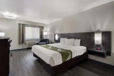 Quality Inn & Suites Wilsonville Hotels near 7-Eleven