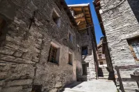 Maison la Saxe Hotels in Courmayeur