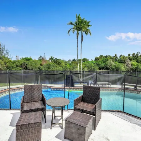 Lakefront Pool Home Fishing Hard Rock Guitar Hotel Beach Airport