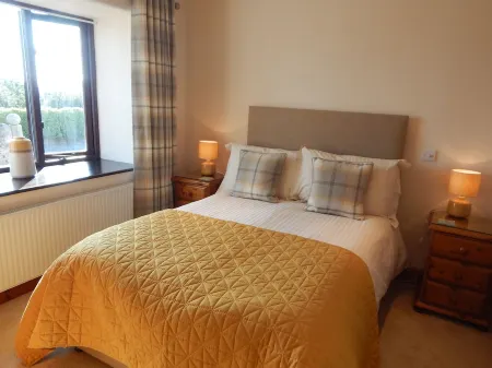 Stunning location, superior quality barn, open all year, swimming pool, hot tub Отели в г. Сейнт Сампсон