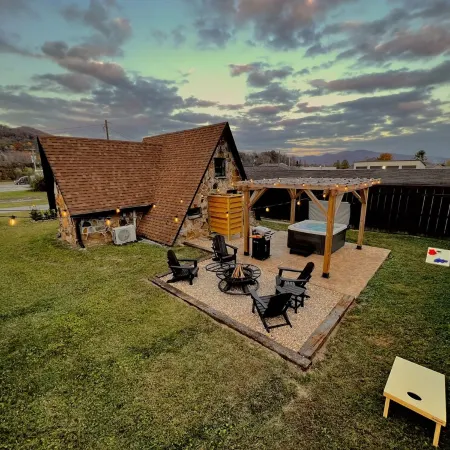 The Rock A-Frame - Modern, Private Patio, Location
