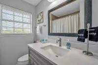 Central Frisco Townhouse | Walk to Cafes & Bars