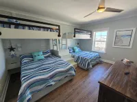 Waterfront, Spectacular Sunsets, Dock, Pool, Elevator, Linens, Free Golf Cart+++