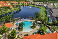 Screened-in Pool and Resort Amenities - Charming Retreat Hotels in Poinciana