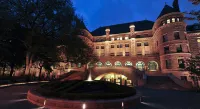 Charming Getaway with Modern Amenities - Stylish Comfort Retreat Hotels in Woodley Park