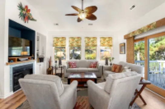 Private Pool and Rec Room - Stunning Beach Haven