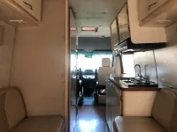 Private and Cozy RV in a Convenient Area with Direct Bus to NYC Manhattan Only 2 Blocks Away Hotel a Linden