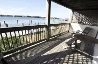 Scenic Harbor Views and Private Deck - Luxurious Waterfront Retreat Hotels in Hyde County