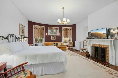 5 bdrm Victorian, built in 1881-With 21 rooms, on a hill on 4 VERY private acres