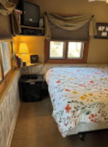 Peaceful, quaint cabin on Big Wolf Lake in Lewiston