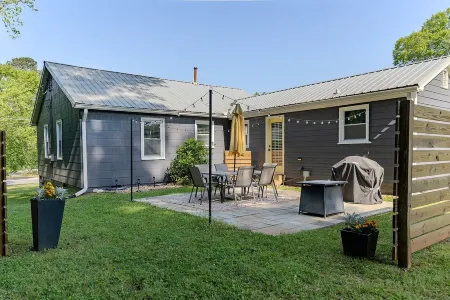 Blue Bungalow w/ Free Golf Cart