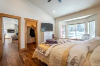Spacious Gourmet Kitchen and Cozy Living Area - Stunning Luxury Chalet