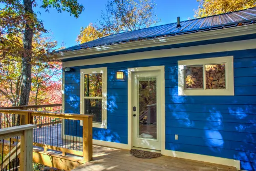 Tranquil Hideaway with Hot Tub and Scenic Deck - Cozy Forest Retreat Hotels in Cooper Gap