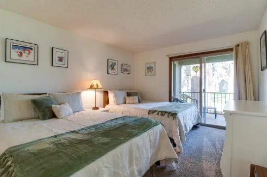 Community Pool and Hot Tub - Charming Cozy Getaway