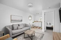 Kitchenette and Nearby Dining Options - Charming Coastal Haven Hotels in Rockaway Beach