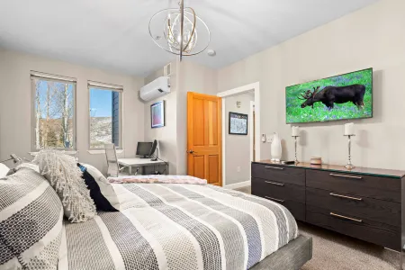 Hot Tub and Seasonal Pool with Stunning Amenities - Charming Retreat