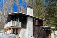 Cozy Fireplace and Stunning Mountain Views - Charming Modern Retreat